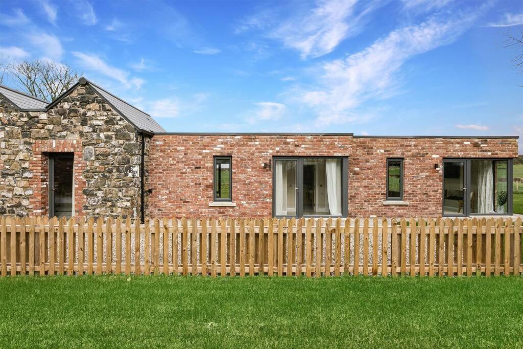 The Byre At Corrstown Village Портраш Экстерьер фото